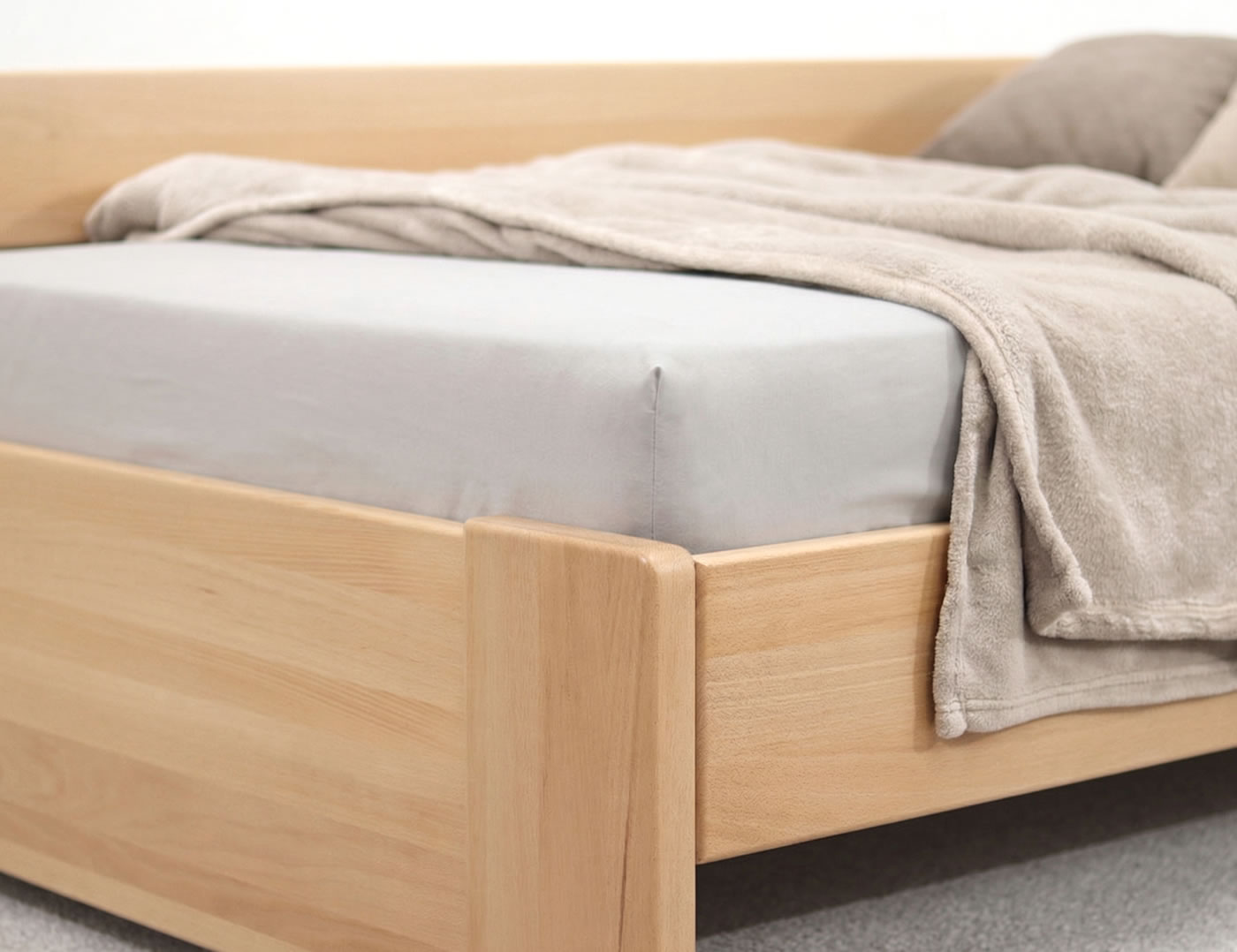 Detail provedení postele Miva