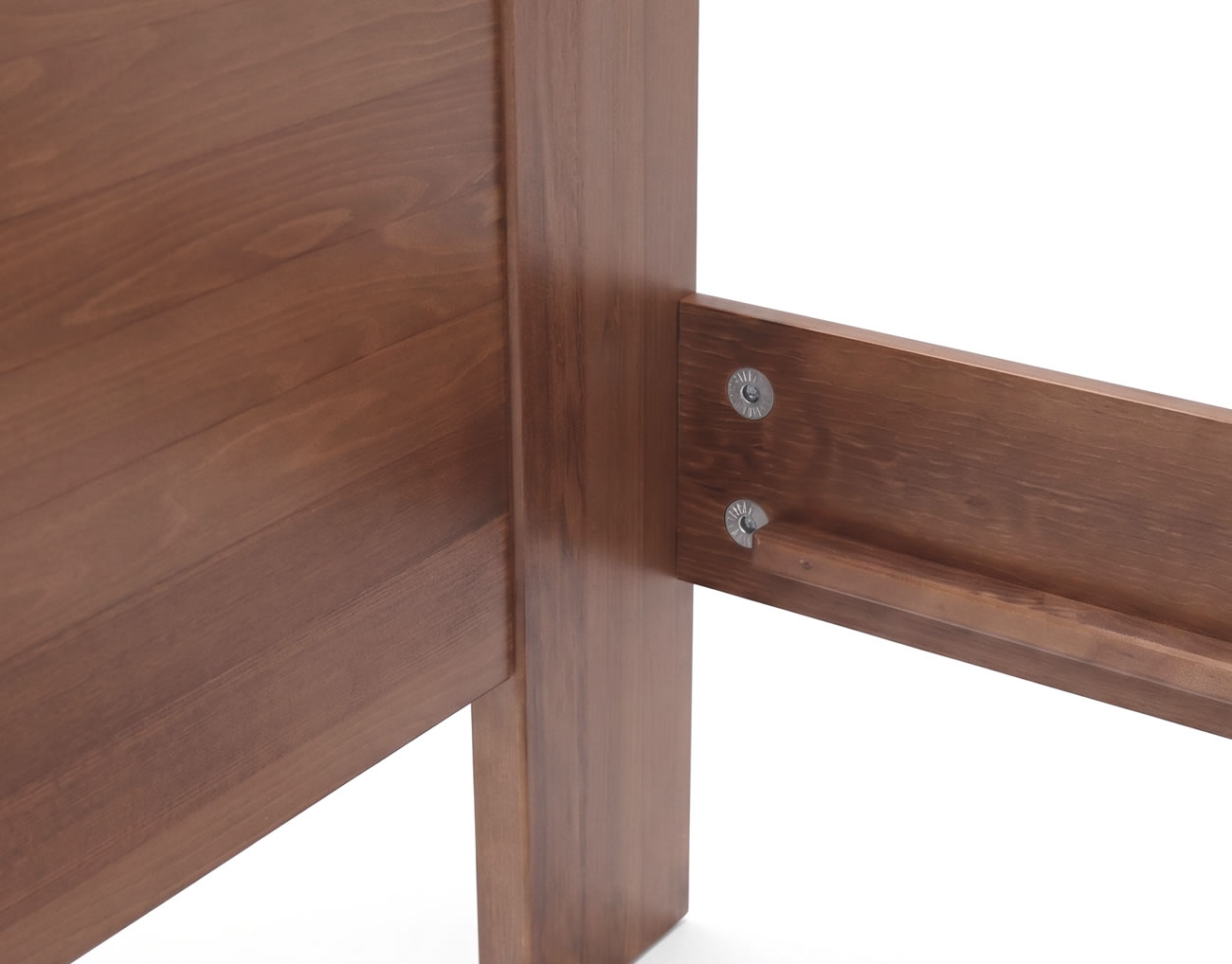Detail pevného spojení postele Ravelia z masivu