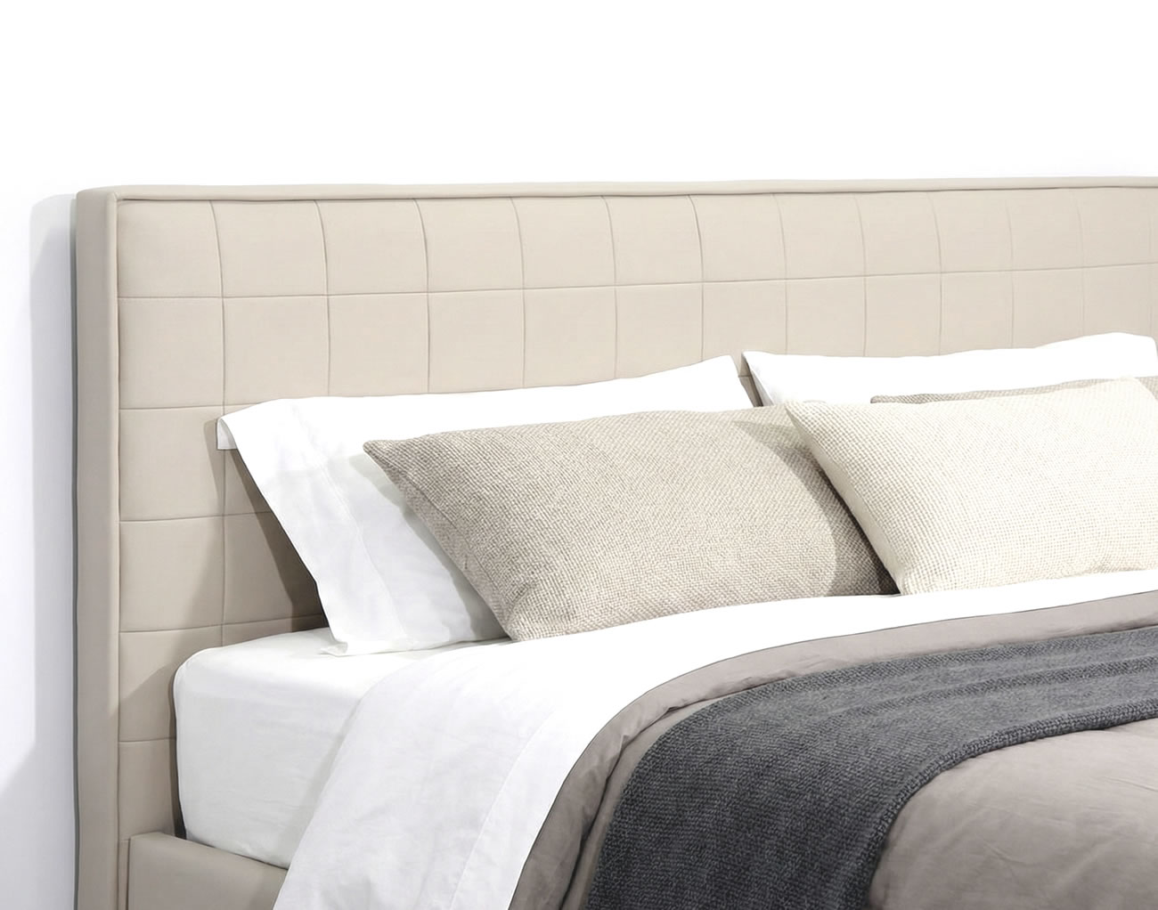 Postel Belarona čelo