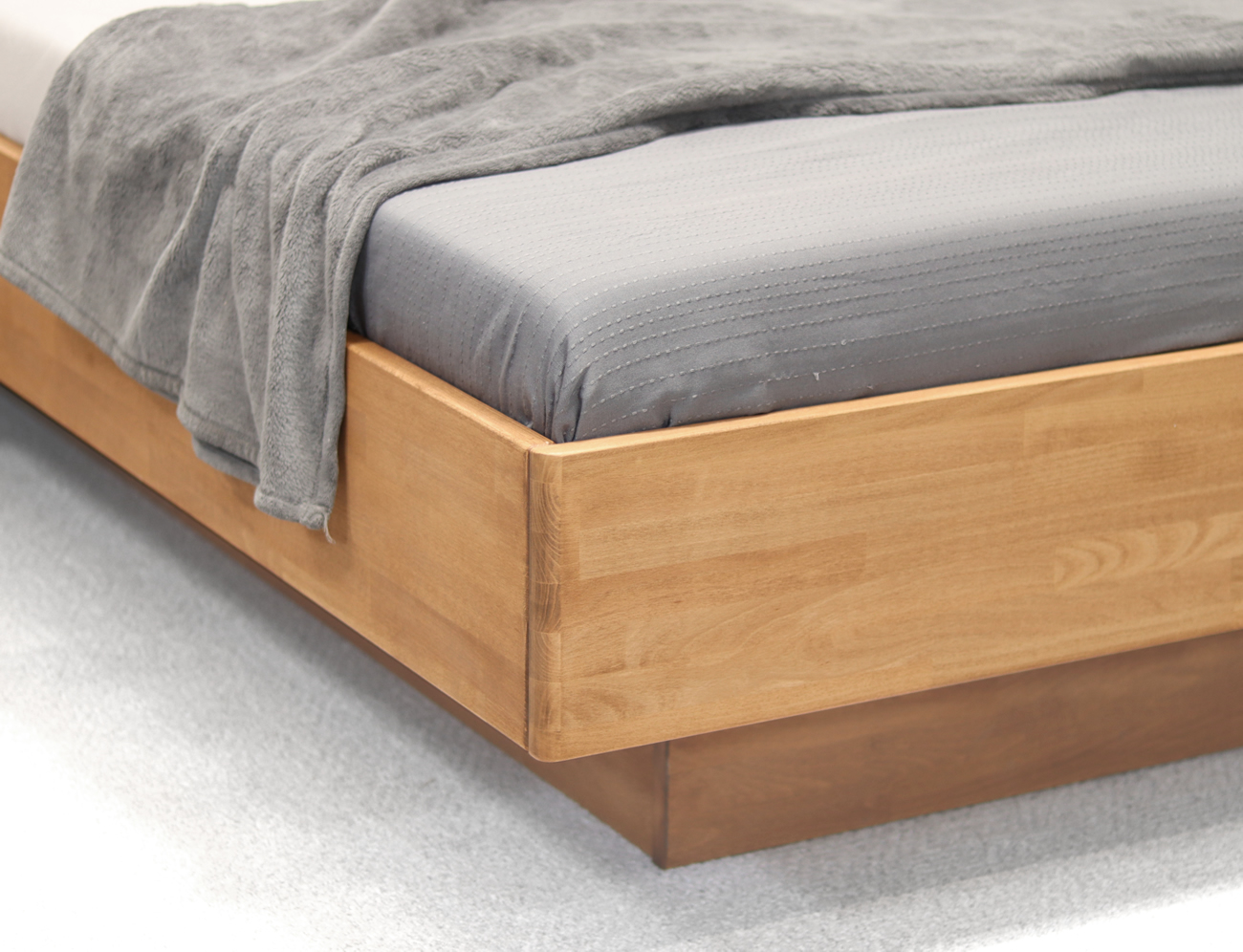 Detail  úložné postele Baron