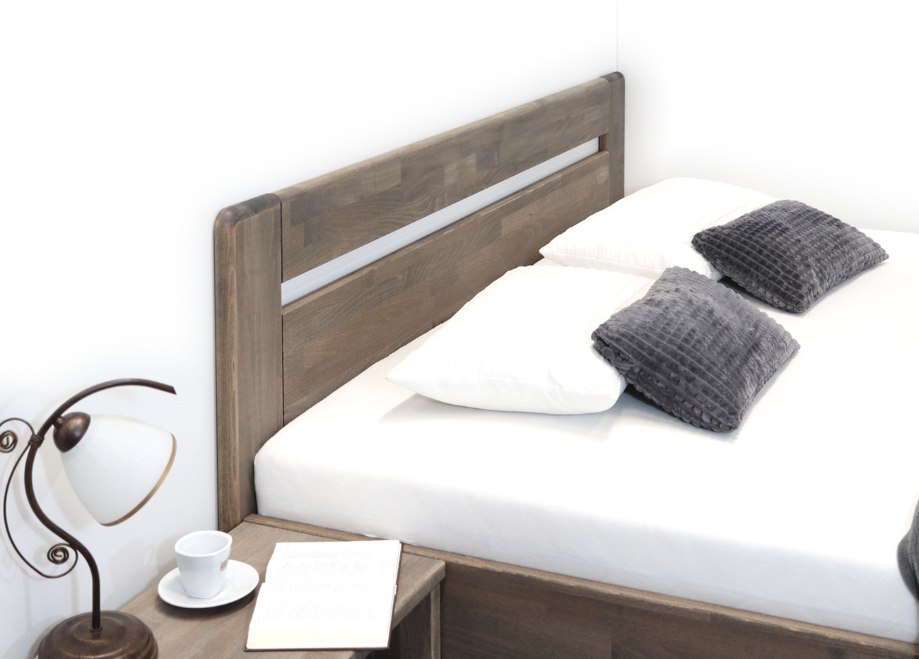 Detail čela postele President