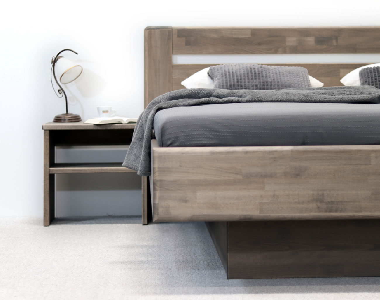 Postel President s úložným prostorem