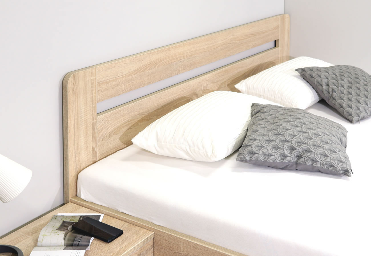 Detail hlavového čela postele Santoria