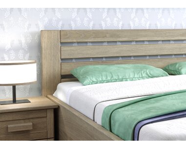 Postel Vanda - detail čela Postel Vanda - detail čela