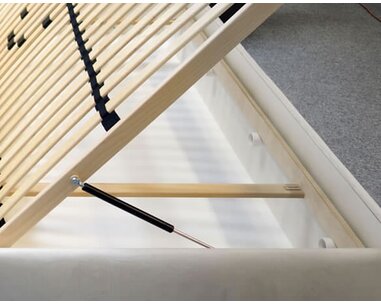 Zvýšená čalouněná válenda s úložným prostorem Quatro Zvýšená čalouněná válenda s úložným prostorem Quatro