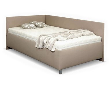 Postel Ryana.jpg Postel Ryana.jpg