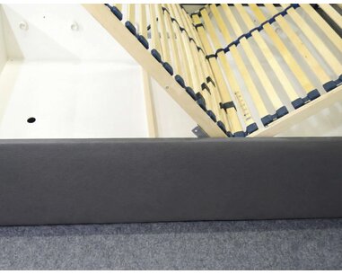 Zvýšená čalouněná postel s úložným prostorem Ryana, 140x200 Zvýšená čalouněná postel s úložným prostorem Ryana, 140x200