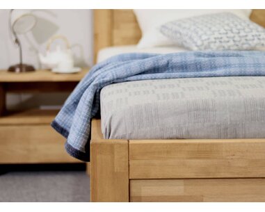 Zvýšená postel z masivu Klementin, masiv buk Zvýšená postel z masivu Klementin, masiv buk