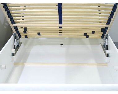 Čalouněná postel s úložným prostorem Crissy, 90x200, bílá Čalouněná postel s úložným prostorem Crissy, 90x200, bílá