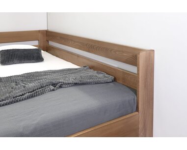 Detail postele Valentin, levá Detail postele Valentin, levá