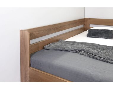 Detail postele Valentin, pravá Detail postele Valentin, pravá