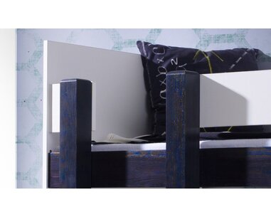 Dětská patrová postel se zábranou a úložným prostorem Astor, masiv borovice Dětská patrová postel se zábranou a úložným prostorem Astor, masiv borovice