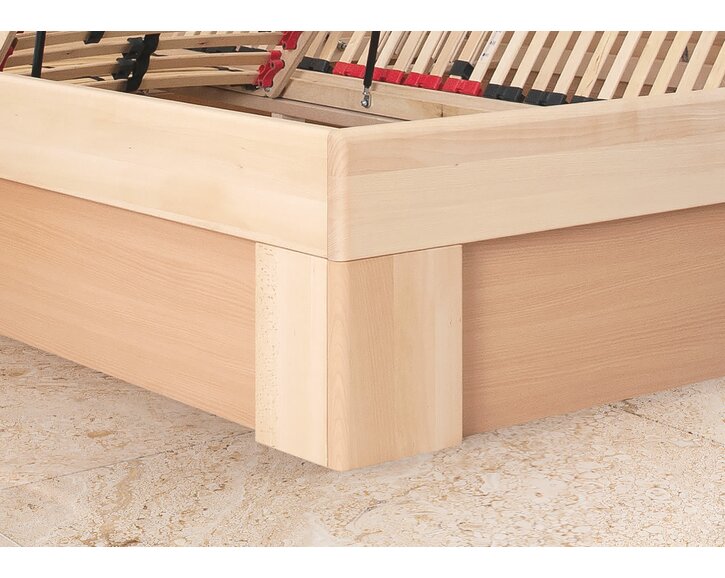 Detail nohy - postel z masivu OMEGA Detail nohy - postel z masivu OMEGA