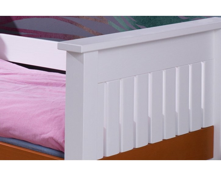 Dětská postel s úložným prostorem Karmen, masiv borovice Dětská postel s úložným prostorem Karmen, masiv borovice